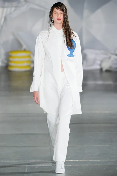 Look 15